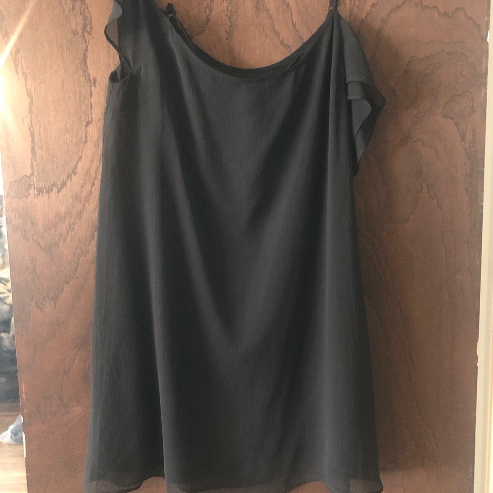 Express dress, never worn. Size medium. Paid 90.00. Sell for 20.00